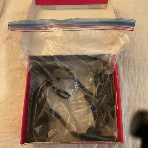 BASICALLY BRAND NEW “STEVE MADDEN” Womens Dillion Print Dress Sandals Black 9 M. - Picture 9 of 10